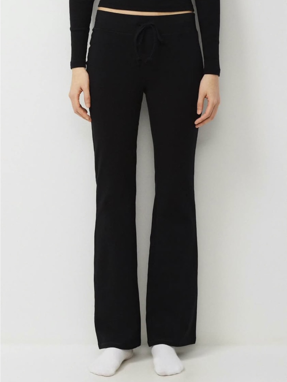 Aritzia Homestretch Kick Flare Pants (M)